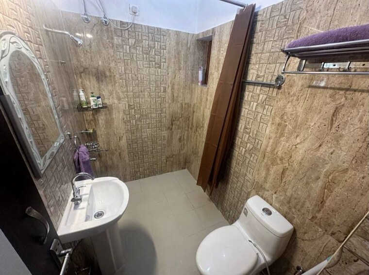 Bathroom, kulhan 2 Bedroom 1400 Sq.Ft. Builder Floor In Kulhan Dehradun 10368369