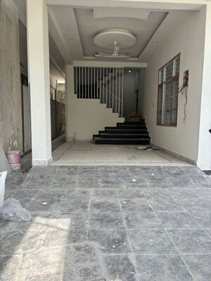 Room in 2 BHK Builder Floor at Kulhan – for Rent