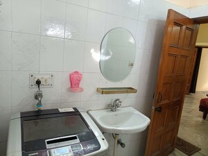 Bathroom in 1 BHK Builder Floor at Kulhan – for Rent