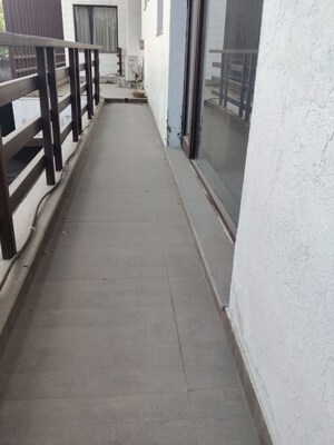 Balcony in 6 BHK Independent House at Sector 41 – for Rent