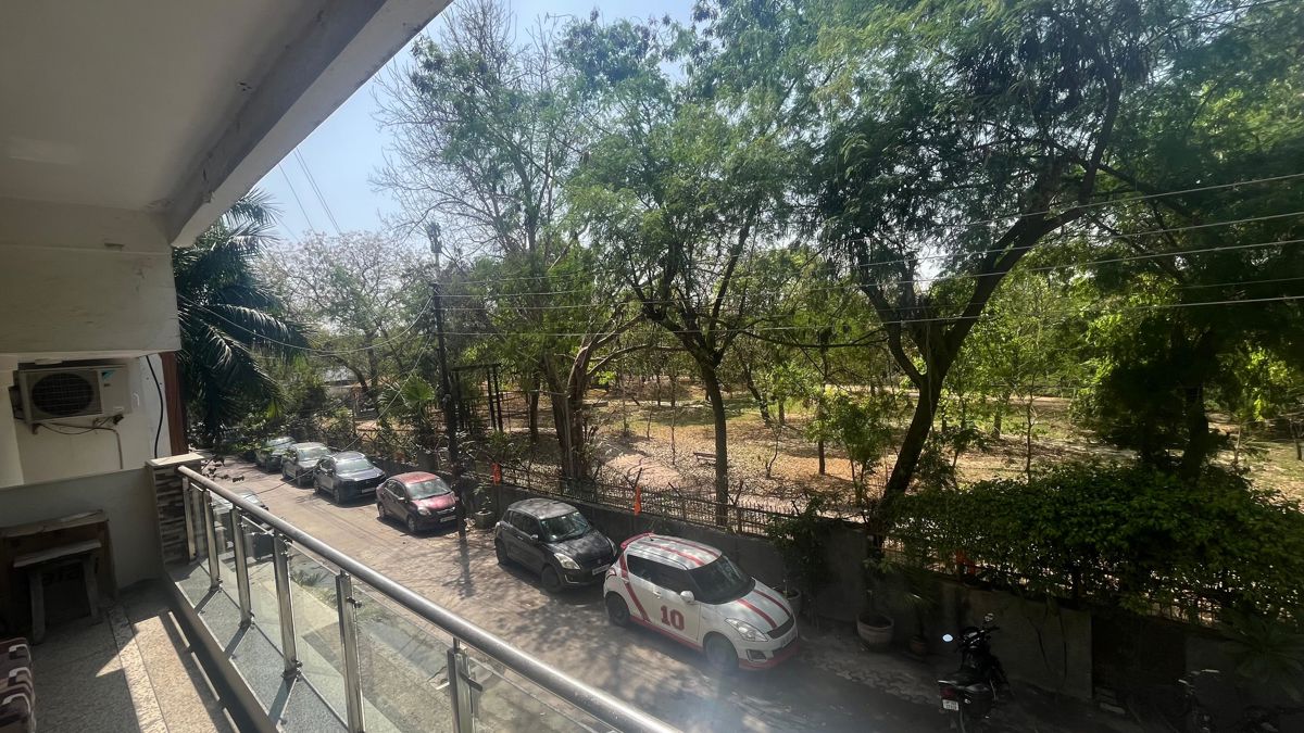 2 BHK Builder Floor For Rent in Sector 50