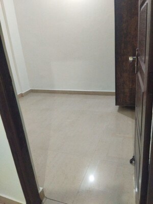 Room in 3 BHK Builder Floor at Shakti Khand – for Rent