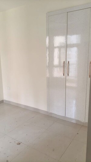 Room in 2 BHK Apartment at Proview Officer City 2, Raj Nagar Extension – for Rent