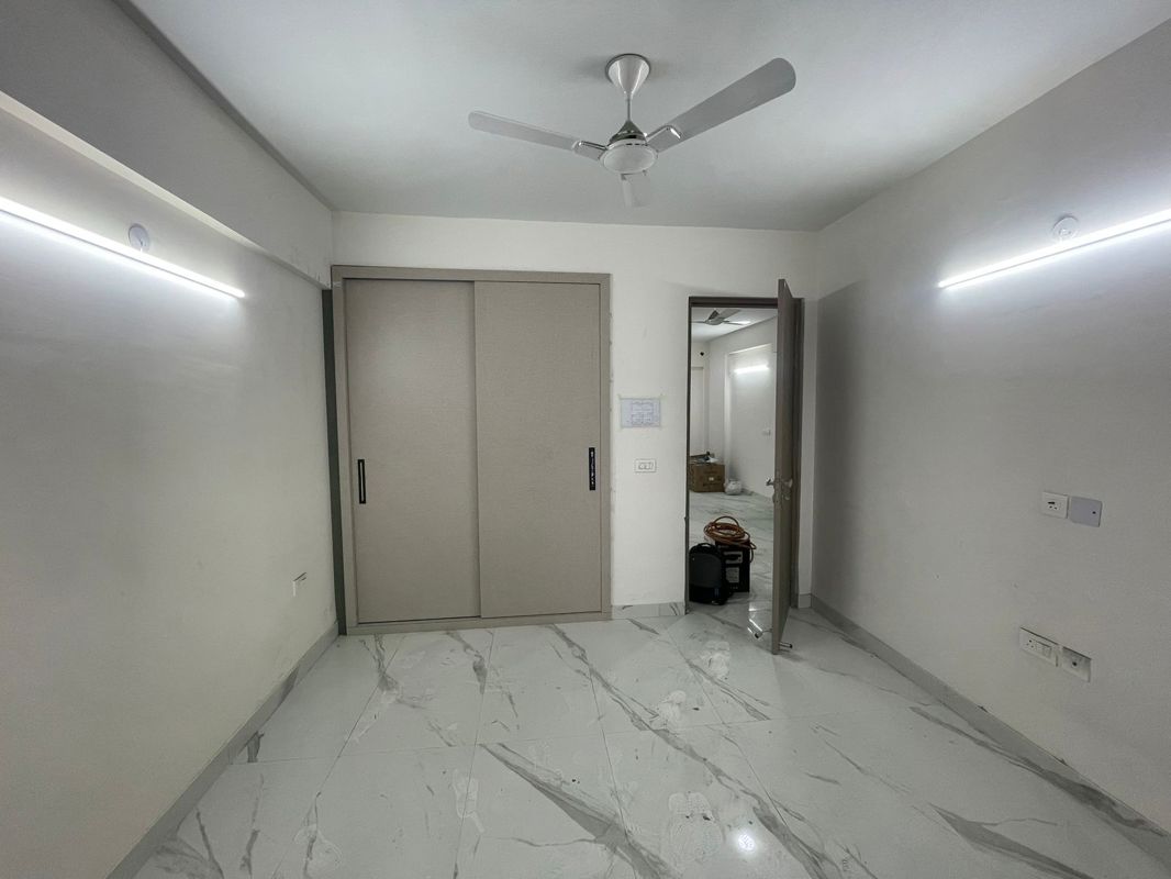 2.5 BHK + Study Room Builder Floor For Rent in Smart World Gems