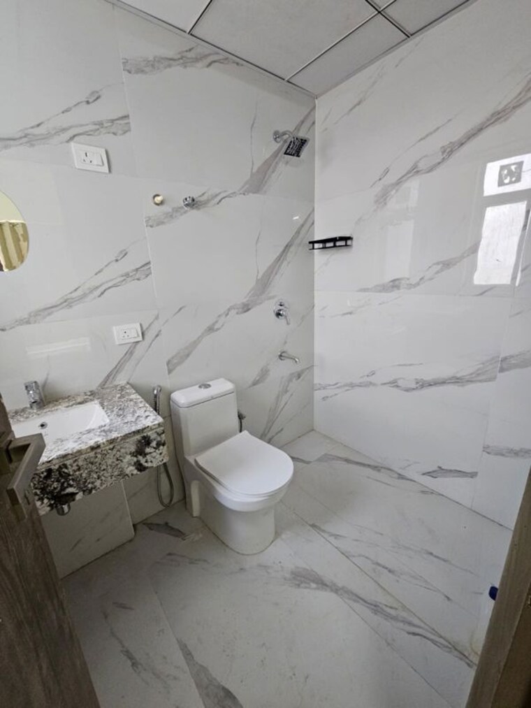 Bathroom, smart-world-gems 2.5 Bedroom 1195 Sq.Ft. Builder Floor In Sector 89 Gurgaon 10388725