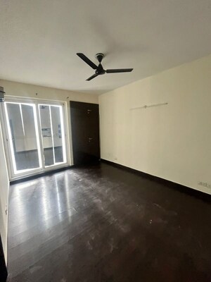 Room in 4 BHK Apartment at Gardenia Gateway, Sector 75 – for Rent