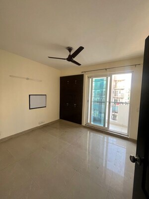 Room in 4 BHK Apartment at Gardenia Gateway, Sector 75 – for Rent