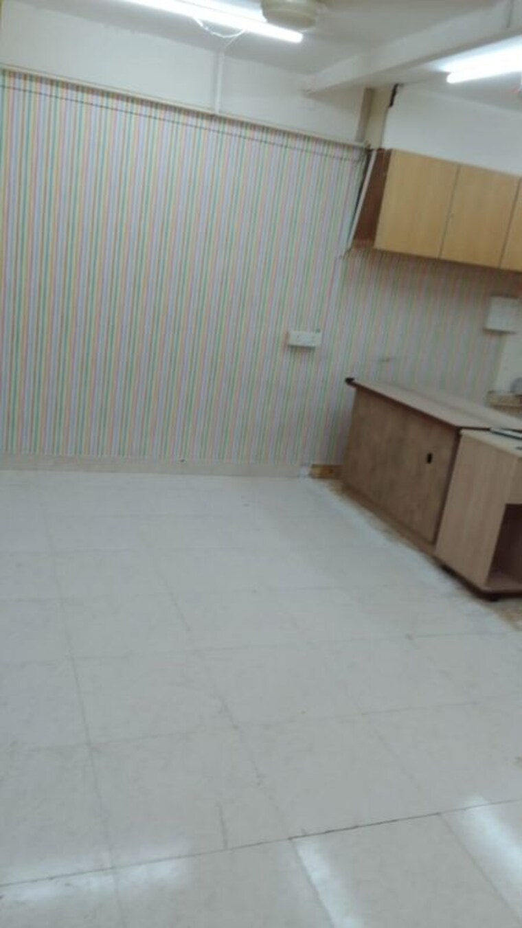 Room, mathuradas-mill-compound Commercial Office Space 250 Sq.Ft. In Lower Parel Mumbai 10388730