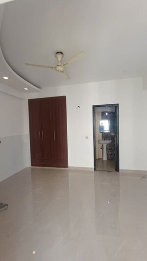 Room in 2 BHK Apartment at Prateek Wisteria, Sector 77 – for Rent