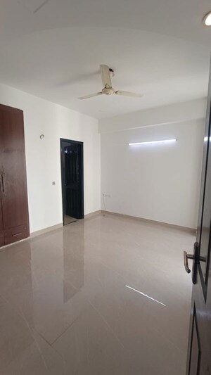 Room in 2 BHK Apartment at Prateek Wisteria, Sector 77 – for Rent