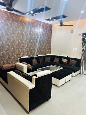 Team Area in 3 BHK Builder Floor at Preet Colony – for Sale