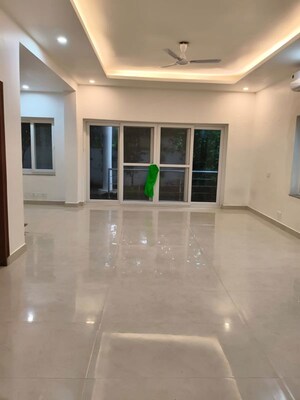 Room in 4 BHK Independent House at Vasant Vihar – for Rent