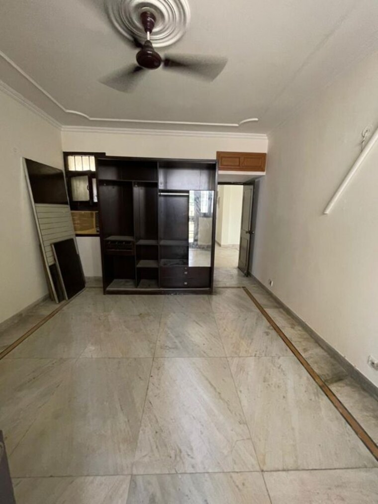 Room, central-market 3 Bedroom 1720 Sq.Ft. Apartment In Sector 50 Noida 10388751