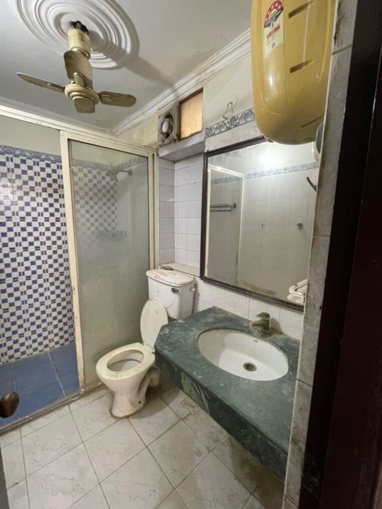 Bathroom, central-market 3 Bedroom 1722 Sq.Ft. Apartment In Sector 50 Noida 10388752