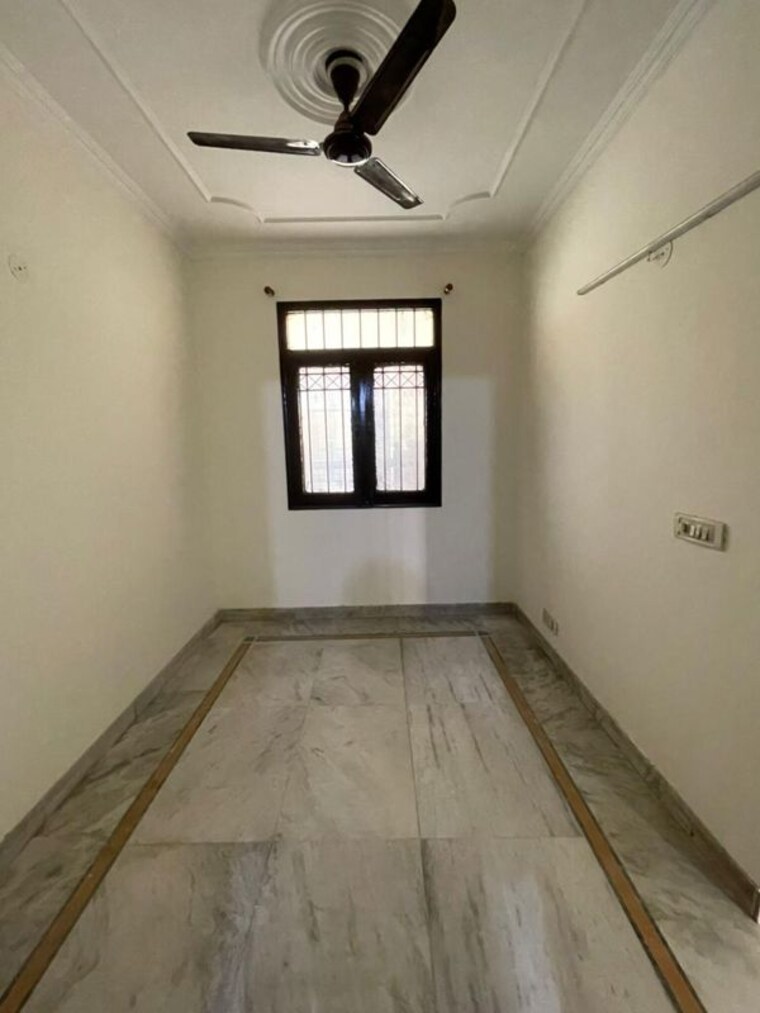 Room, central-market 3 Bedroom 1720 Sq.Ft. Independent House In Sector 50 Noida 10388754