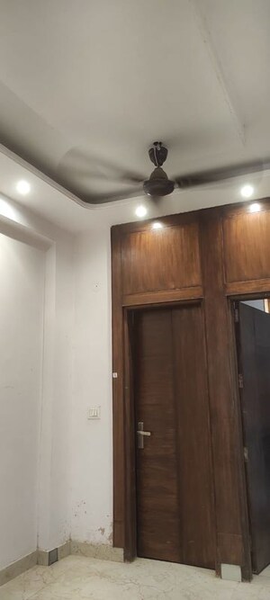 Furnished Amenities in 3 BHK Builder Floor at Upsidc Site B – for Rent