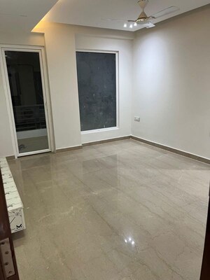 Room in 4 BHK Apartment at Unitech The Close North, Sector 50 – for Sale