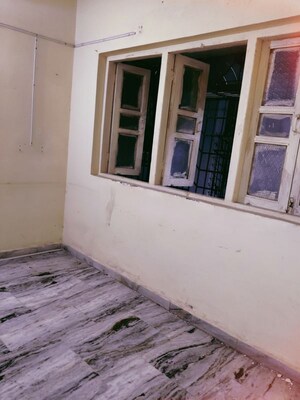 Living Room in 1 RK Apartment at Bhayandar West – for Rent