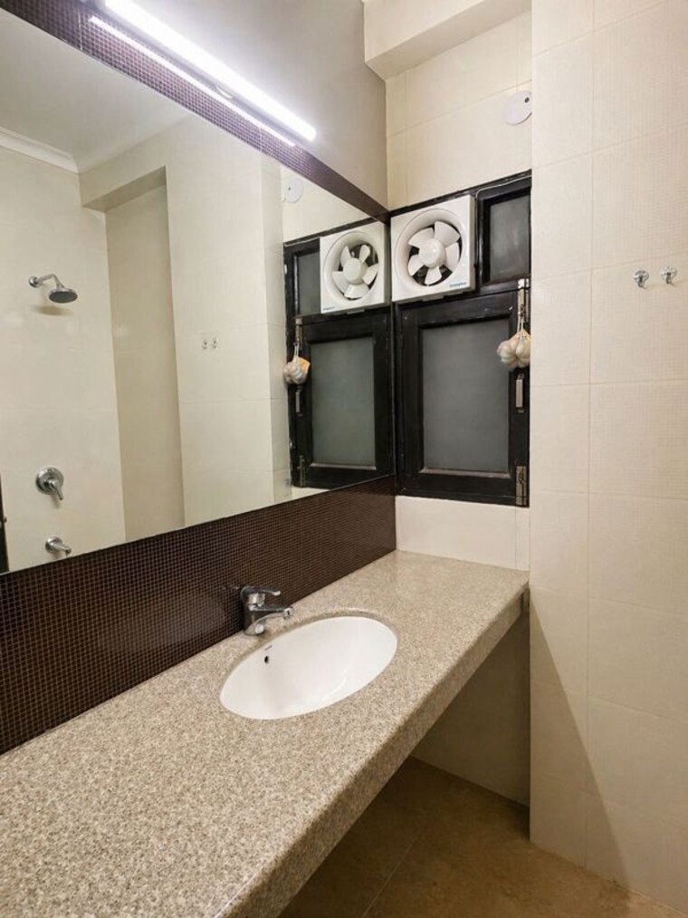 Kitchen, sector 46 3 Bedroom 2000 Sq.Ft. Builder Floor In Sector 46 Gurgaon 10388867