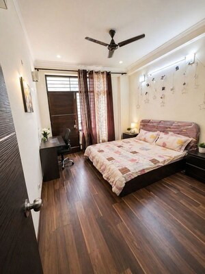 Bedroom in 3 BHK Builder Floor at Sector 46 – for Rent