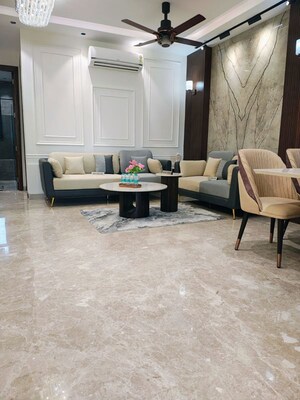 Gym in 3 BHK Builder Floor at Sushant Lok Iii – for Sale