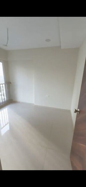 Room in 3 BHK Apartment at Raghav Paradise, Borivali East – for Rent