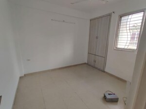 Room in 2 BHK Apartment at Mapsko Paradise, Sector 83 – for Rent