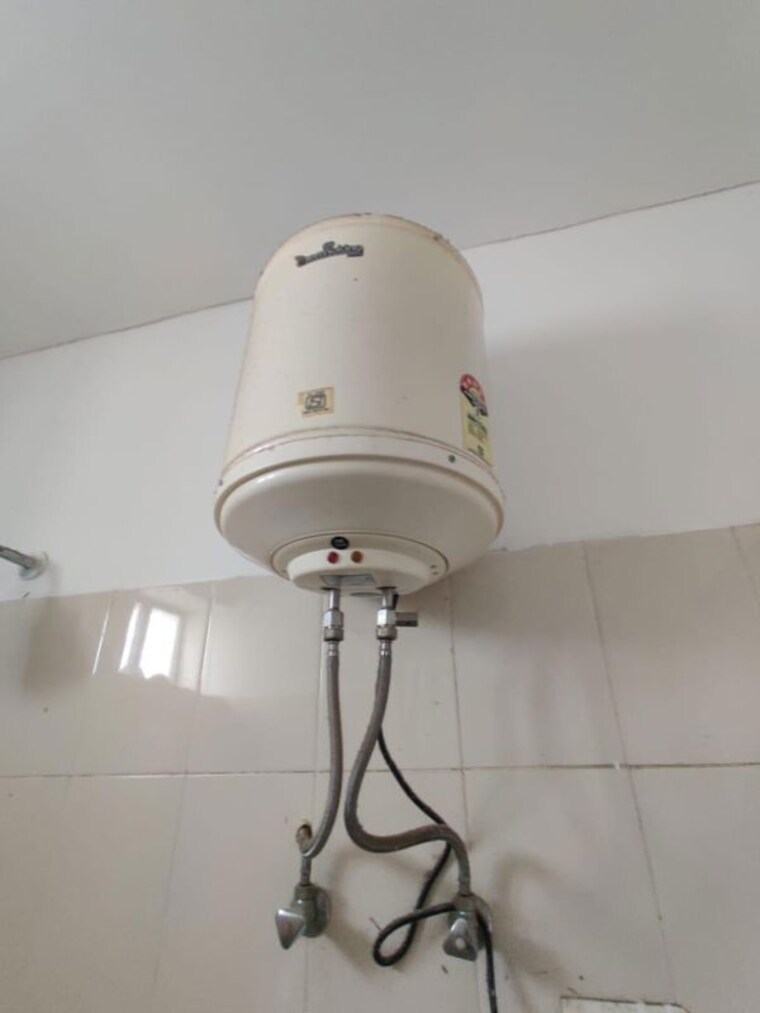 Bathroom, mapsko-paradise 2 Bedroom 1050 Sq.Ft. Apartment In Sector 83 Gurgaon 10388909