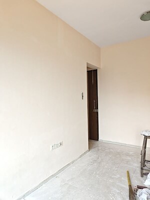 Room in 1.5 BHK Apartment at Sheth Fiona, Pokhran Road No Two – for Rent