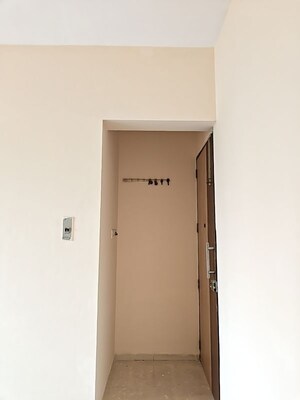 Furnished Amenities in 1.5 BHK Apartment at Sheth Fiona, Pokhran Road No Two – for Rent