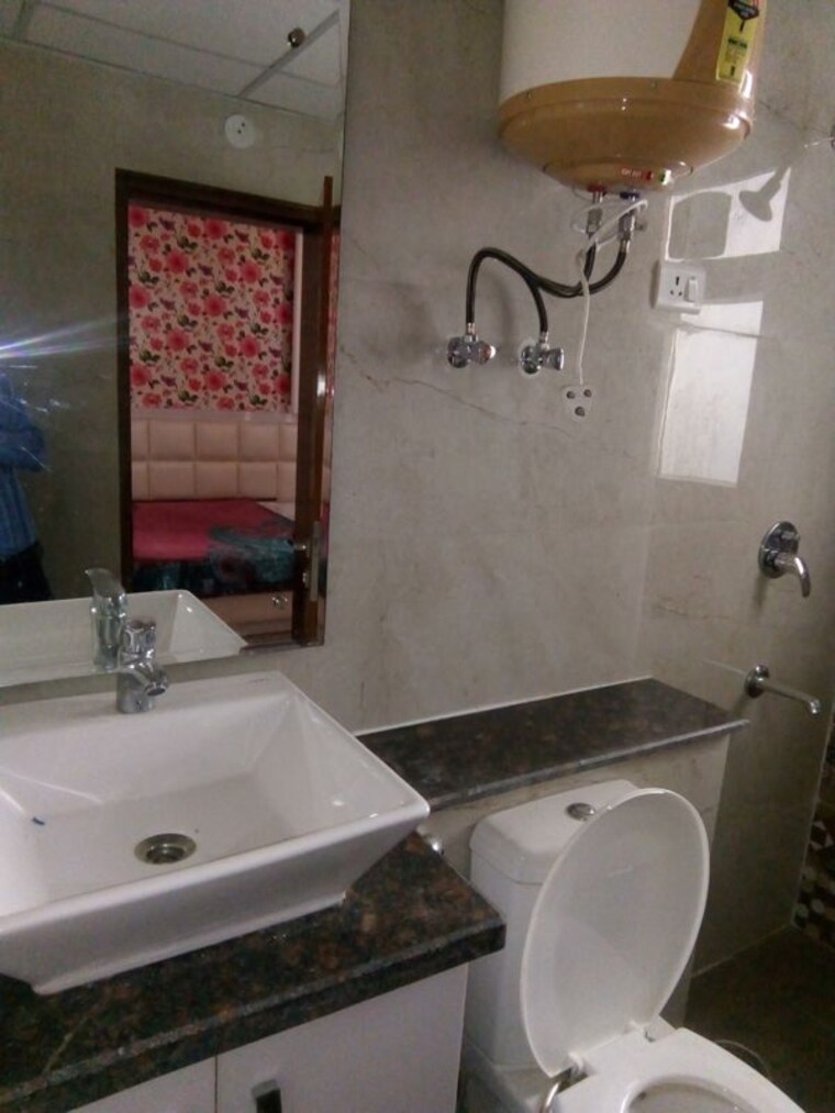 Bathroom, nk-sharma-savitry-greens-2 3 Bedroom 1870 Sq.Ft. Apartment In Ghazipur Zirakpur 10388957