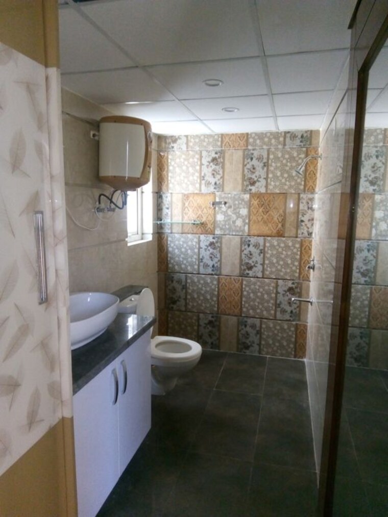Bathroom, nk-sharma-savitry-greens-2 3 Bedroom 1870 Sq.Ft. Apartment In Ghazipur Zirakpur 10388957