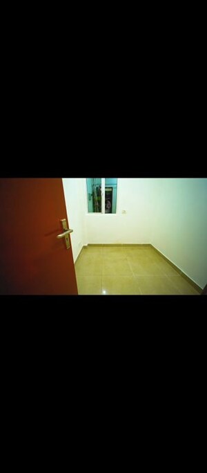 Room in 2.5 BHK Apartment at Gaur City 2 - 16th Avenue, Sector 16c Greater Noida – for Sale