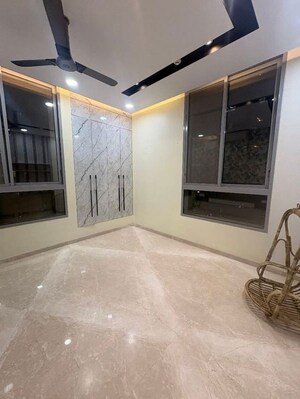 Room in 2 BHK Apartment at Vasant Vihar – for Rent