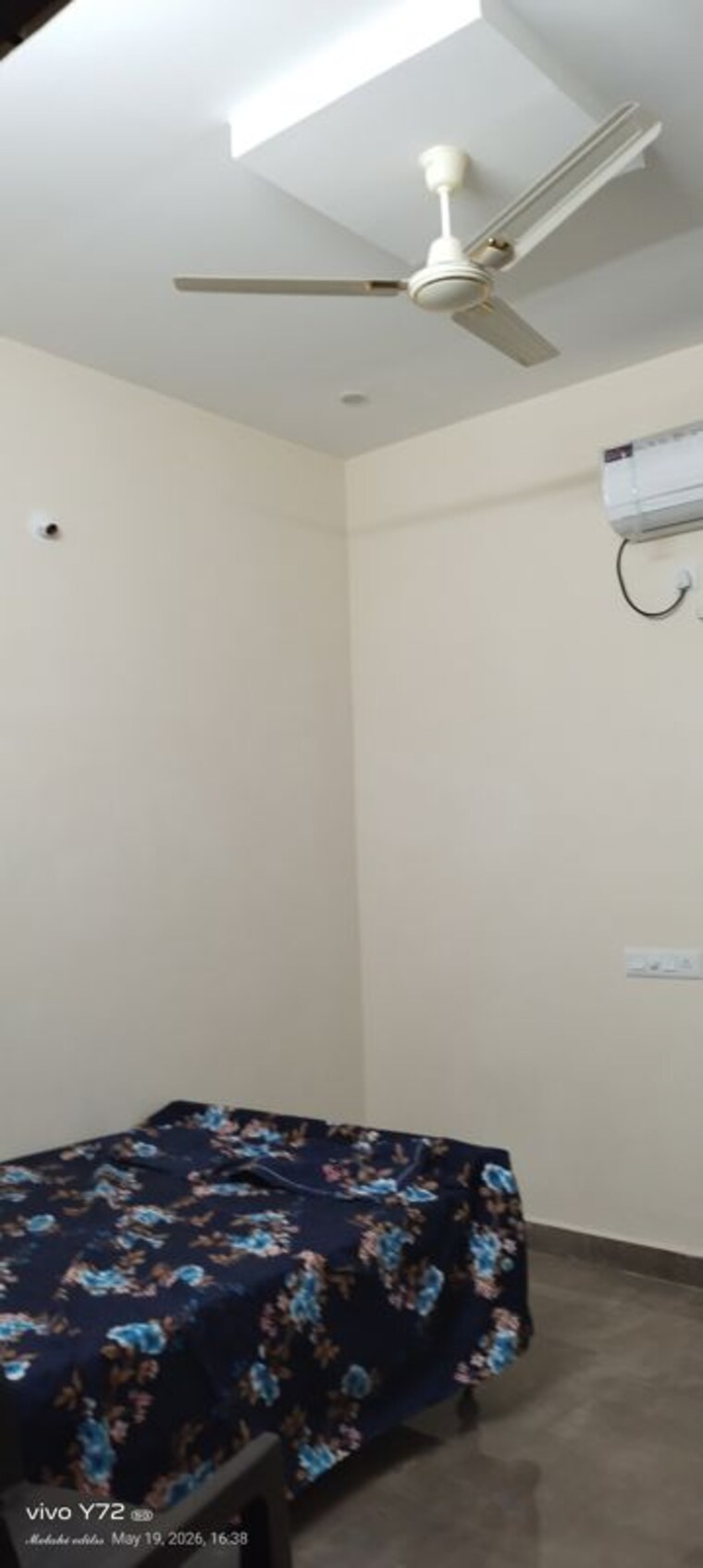Room, smr-vinay-iconia-phase-ii 1 RK 300 Sq.Ft. Independent House In Kondapur Hyderabad 10389005