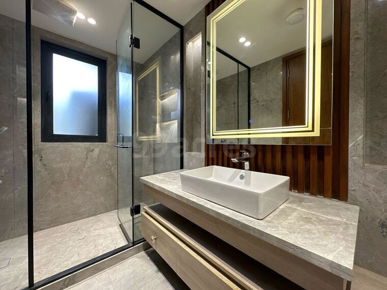 Bathroom, green park 4 Bedroom 3000 Sq.Ft. Builder Floor In Green Park Delhi 10379476