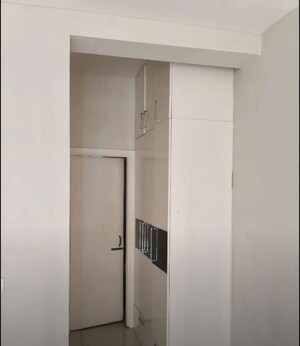 Room in 3 BHK Apartment at Motia Royal Citi Apartments, Ghazipur – for Rent