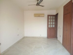 Room in 3 BHK Builder Floor at Greater Kailash ii – for Rent