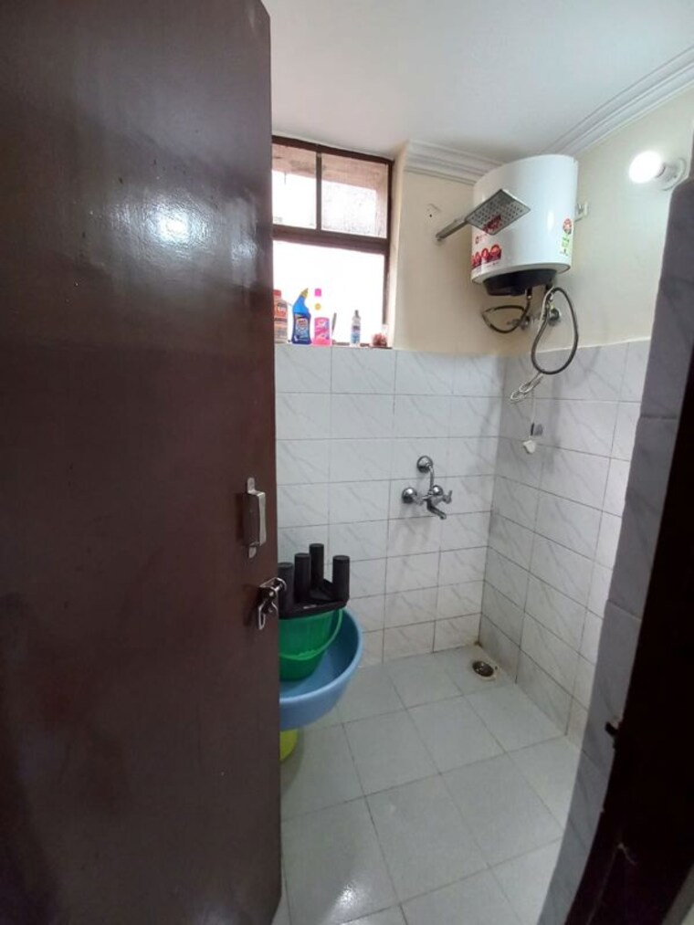 Bathroom, ninex-rmg-residency 1 Bedroom 560 Sq.Ft. Apartment In Sector 37c Gurgaon 10389045