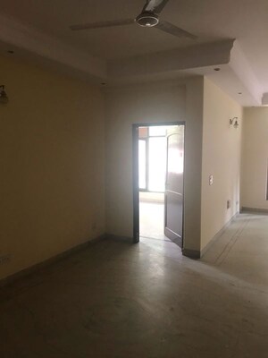 Room in 6+ BHK Builder Floor at New Friends Colony – for Rent