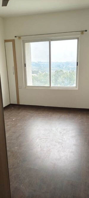 Room in 2 BHK Apartment at Prestige Jindal City, Bagalakunte – for Rent