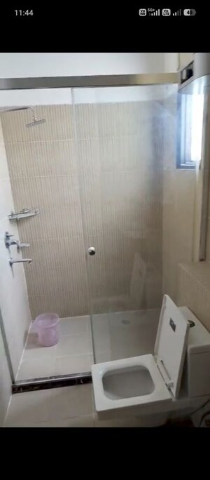 Bathroom in 2.5 BHK Apartment at Amrapali Hanging Gardens, Sector 107 – for Rent