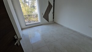 Room in 3 BHK Apartment at Riverdale Hazelwood Residences, High Ground – for Rent