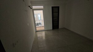Room in 3 BHK Apartment at Riverdale Hazelwood Residences, High Ground – for Rent