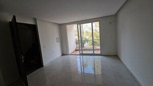 Room in 3 BHK Apartment at Riverdale Hazelwood Residences, High Ground – for Rent