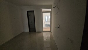 Room in 3 BHK Apartment at Riverdale Hazelwood Residences, High Ground – for Rent
