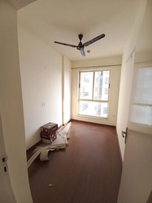 Study Room in 2.5 BHK Apartment at Imperia Esfera, Sector 37c – for Rent
