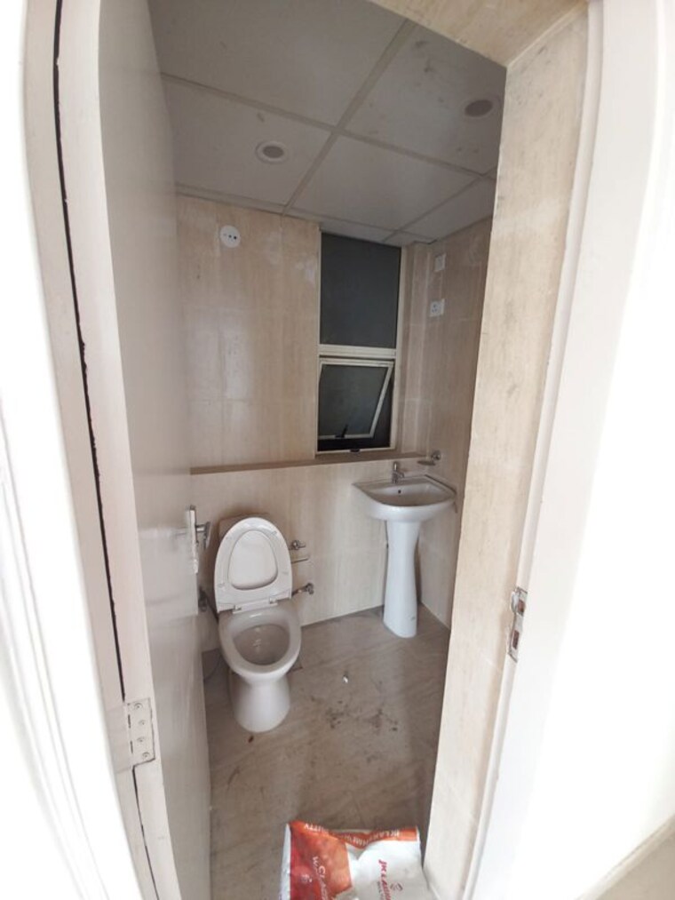 Bathroom, imperia-esfera 2.5 Bedroom 1578 Sq.Ft. Apartment In Sector 37c Gurgaon 10389086