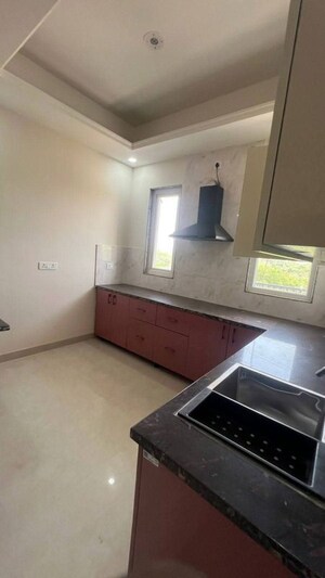 Furnished Amenities in 2 BHK Apartment at Pyramid Square 67A, Sector 67 – for Sale