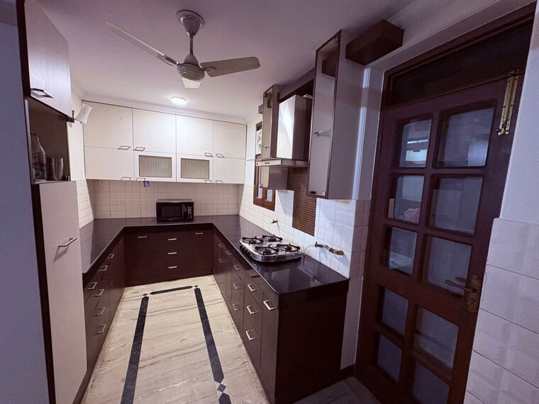Kitchen, hextax-commune 4 Bedroom 3300 Sq.Yd. Apartment In Sector 43 Gurgaon 10389152